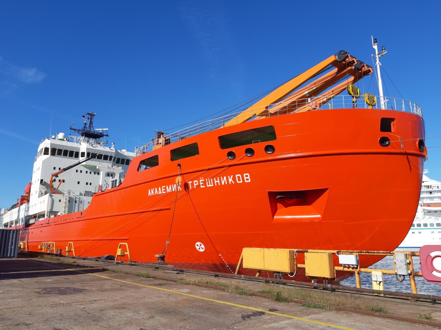 TCR Tecora_Akademik Tryoshnikov